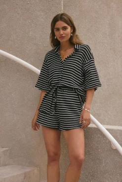 Across Oceans Set Black