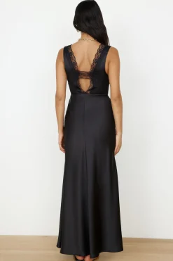 Dreaming Desire Maxi Dress Black