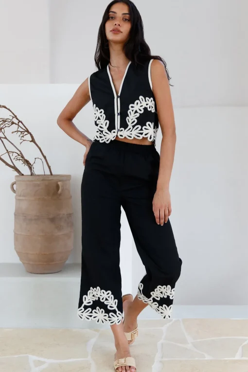 Dreaming Softly Vest Top Black