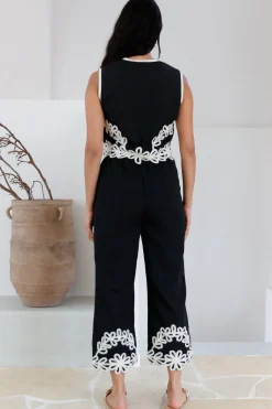 Dreaming Softly Vest Top Black