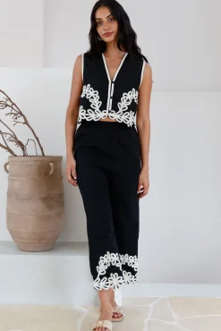 Dreaming Softly Vest Top Black