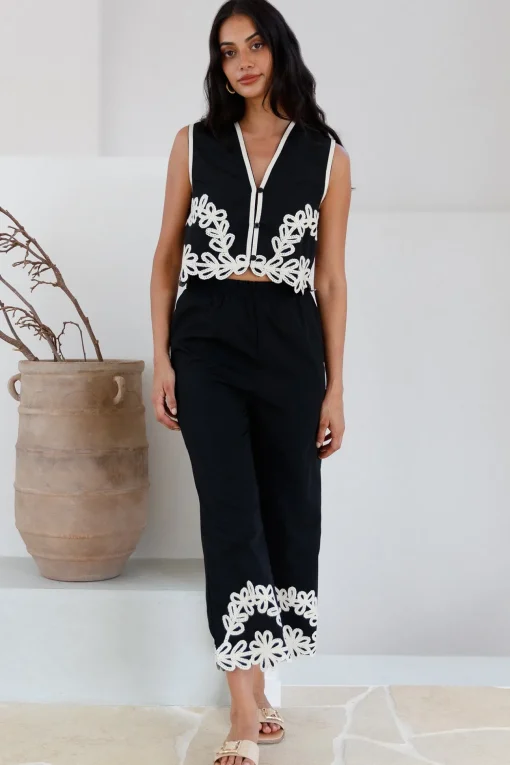 Dreaming Softly Vest Top Black