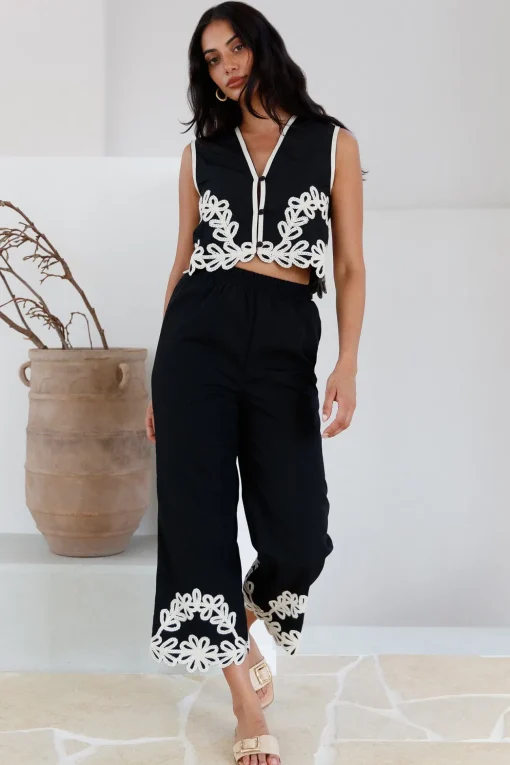 Dreaming Softly Vest Top Black