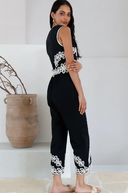 Dreaming Softly Vest Top Black