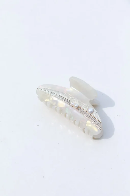 Feather Touch Claw Clip Nude