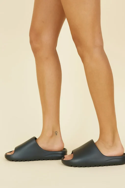 LABEL ATHLETIC Slides Black