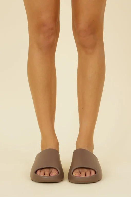 LABEL ATHLETIC Slides Coffee