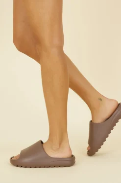 LABEL ATHLETIC Slides Coffee