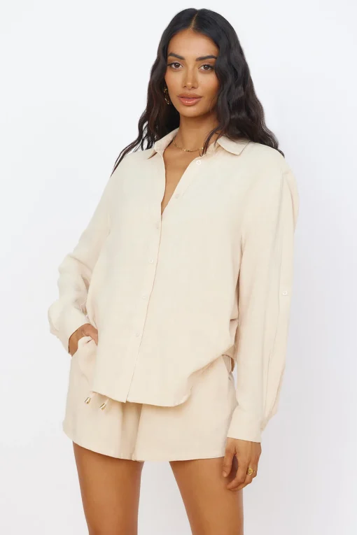 SEVEN WONDERS Kiana Short Sand