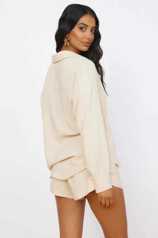 SEVEN WONDERS Kiana Short Sand