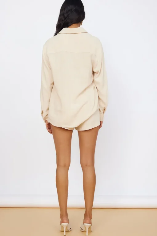 SEVEN WONDERS Kiana Short Sand